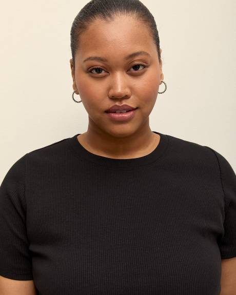 Curvy-Fit Ribbed Crewneck Tee - PENN. Essentials