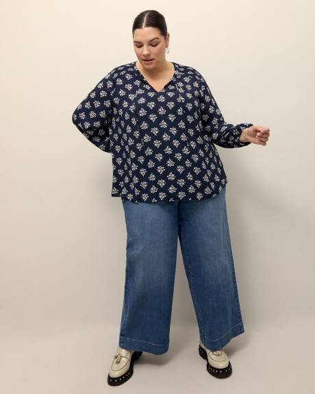 Blouse avec col fendu et smocks aux épaules, tissu responsable