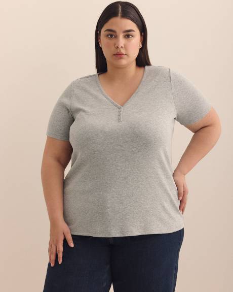 Girlfriend-Fit V-Neck Ribbed Tee - PENN. Essentials Girlfriend-Fit V-Neck Ribbed Tee - PENN. Essentials