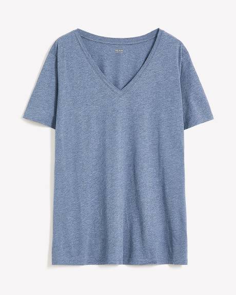 Boyfriend-Fit V-Neck Tee - PENN. Essentials