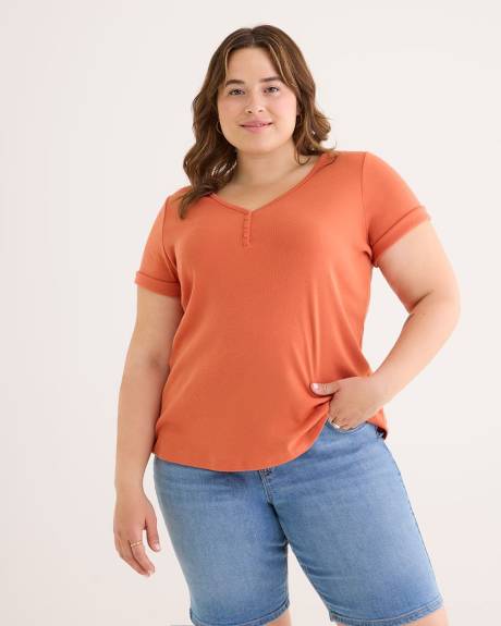 Girlfriend-Fit Short-Sleeve Ribbed Tee - PENN. Essentials