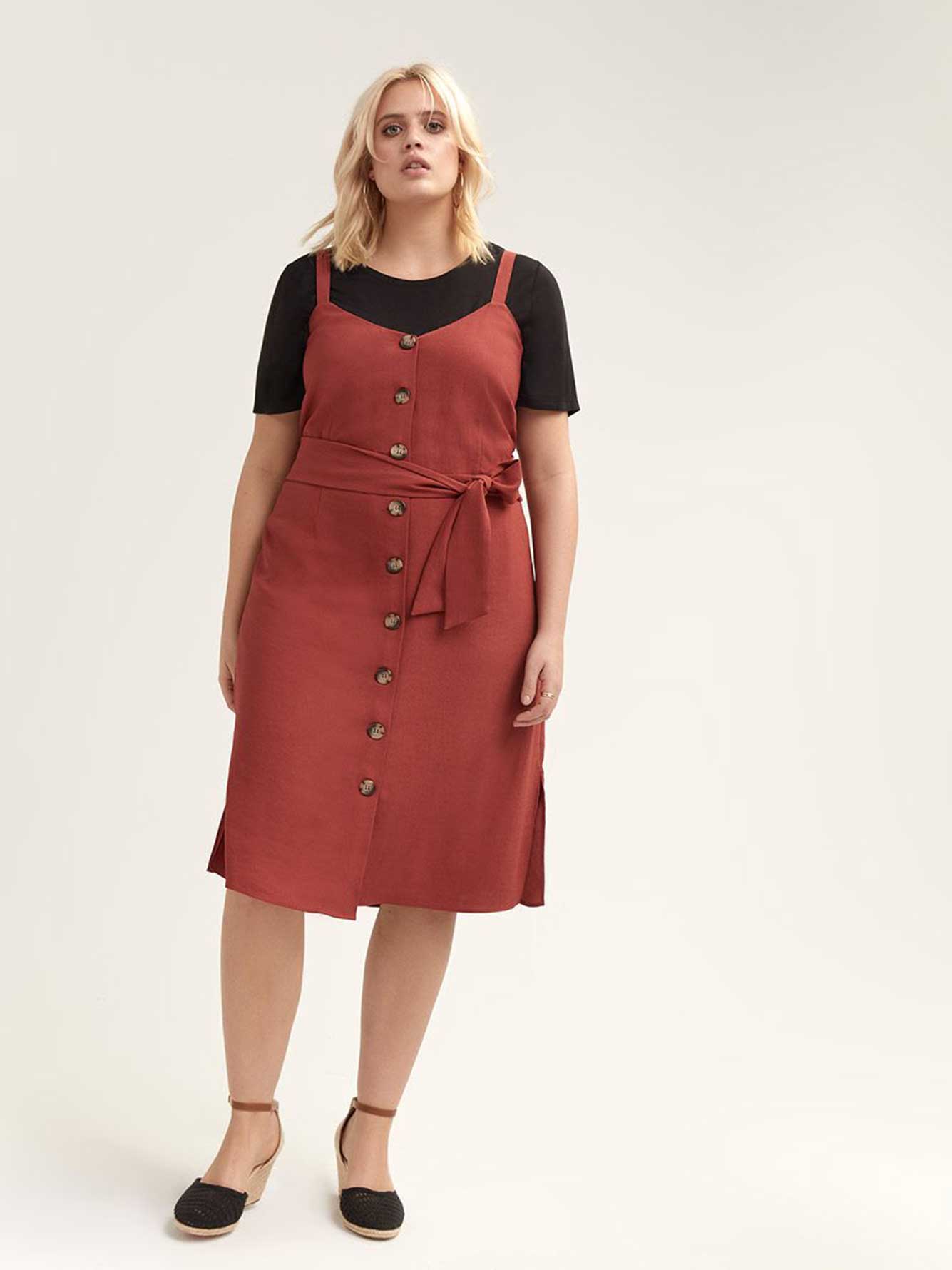 robe avec bouton devant