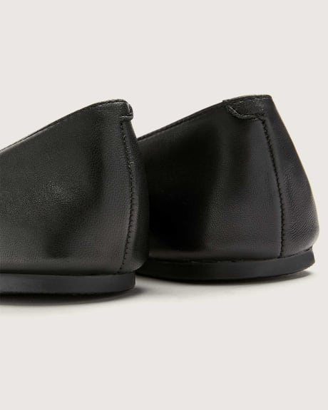 Wide-Width Pointy-Toe Leather Loafers - Steve Madden