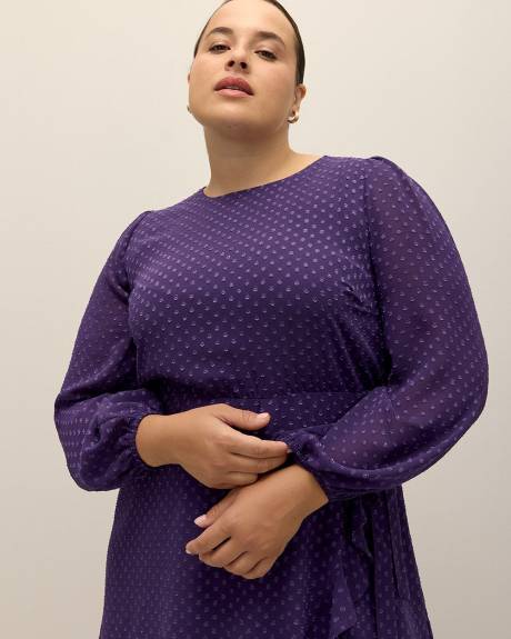 Robe à jupe croisée avec ourlet à volants