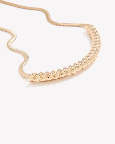 Short Necklace with Braided Detail