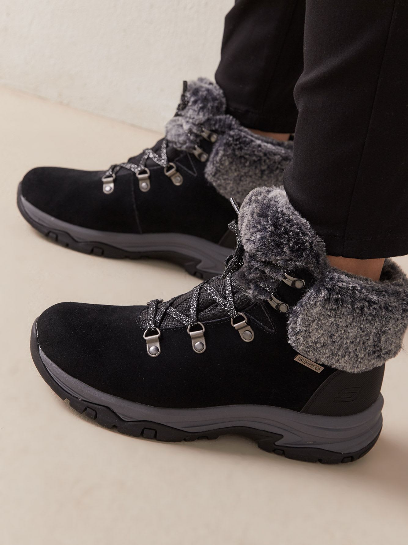 skechers wide width winter boots