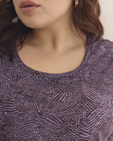 Printed Curvy-Fit Crewneck Tee - PENN. Essentials