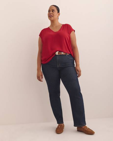Blouse rouge à encolure en V, tissu responsable
