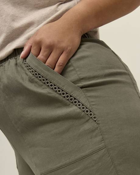 Linen Blend Tapered Leg Pant