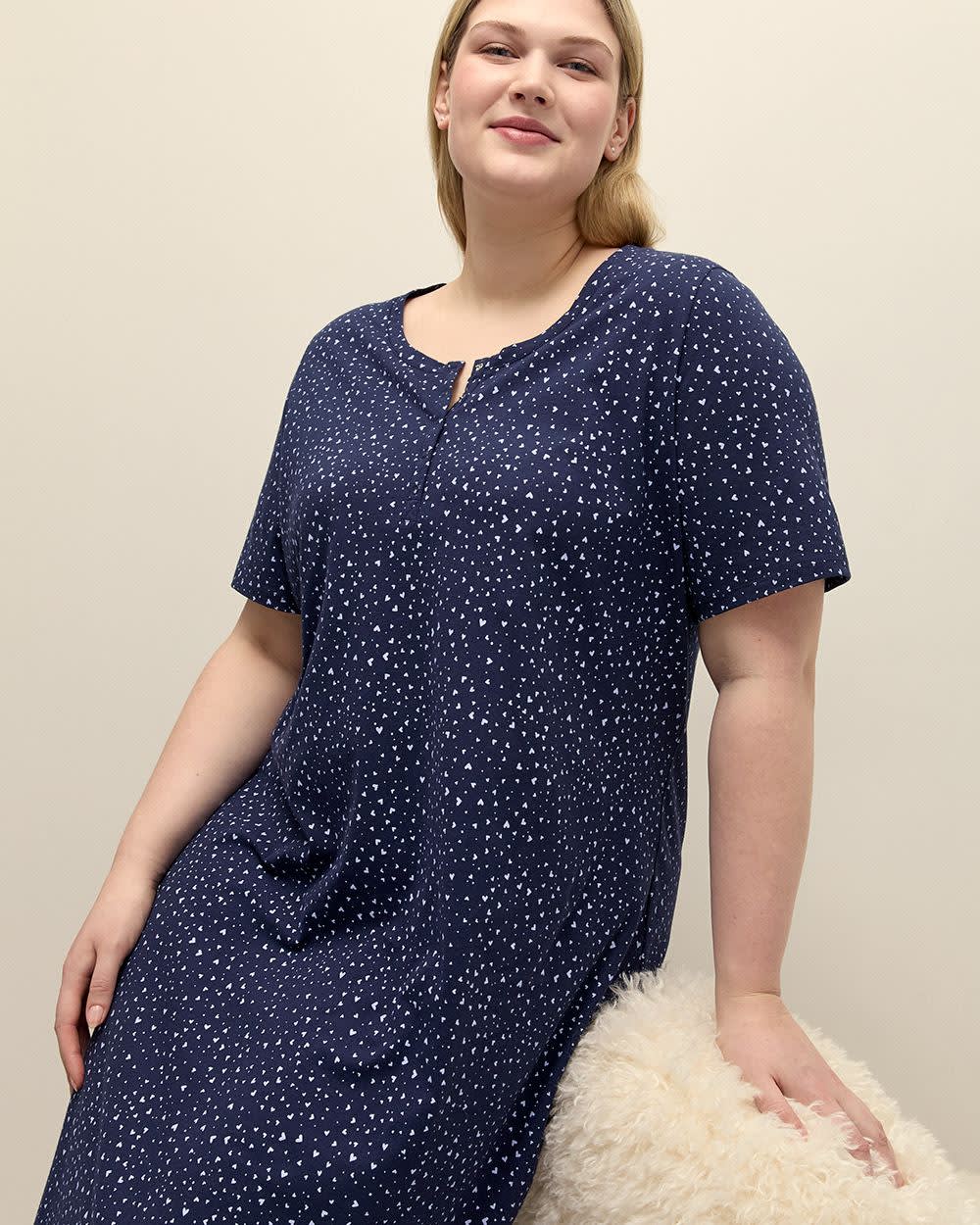 Chemise de nuit foncée longue à motif de coeurs - ti Voglio