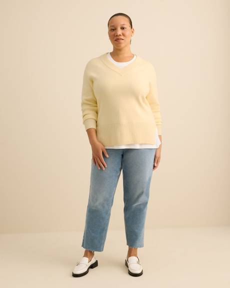 Chandail en tricot &agrave; manches longues avec col en V - Addition Elle