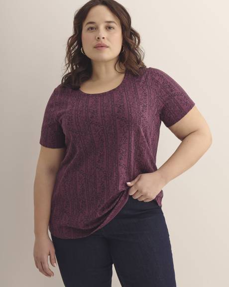 Printed Curvy-Fit Crewneck Tee - PENN. Essentials