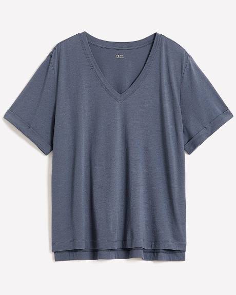 Responsible, Boyfriend-Fit V-Neck Tee - PENN. Essentials Responsible, Boyfriend-Fit V-Neck Tee - PENN. Essentials