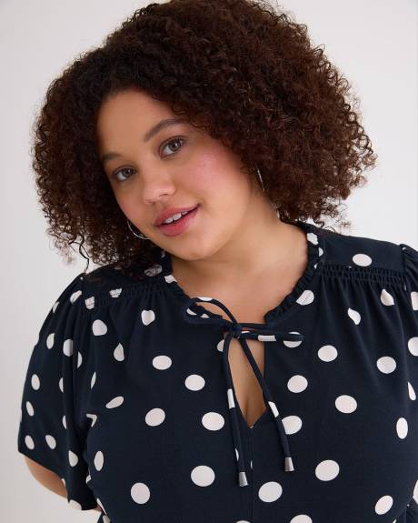 Robe avec manches courtes à volants