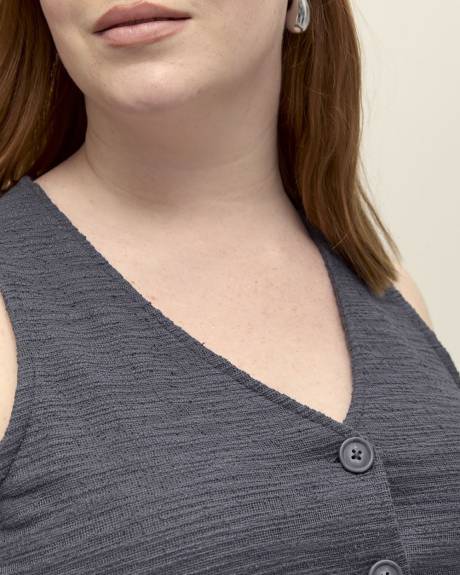 Textured Buttoned-Down Sleeveless Vest