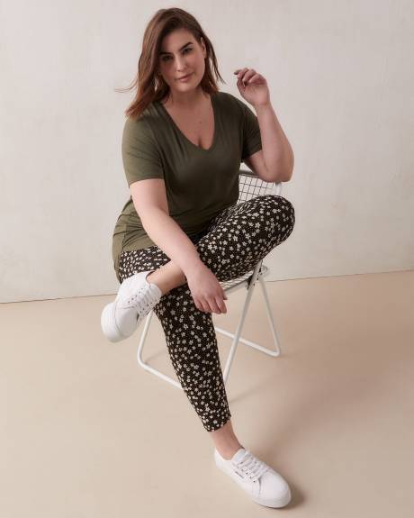 Modern Fit V-Neck Tunic - In Every Story