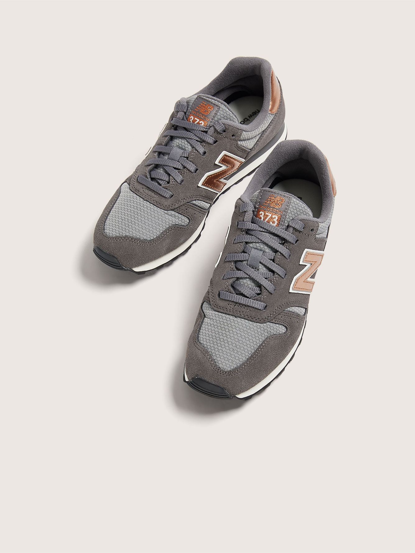 new balance pied large