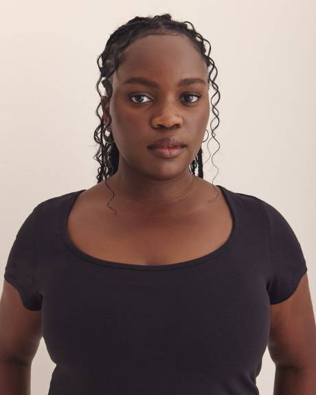 T-shirt ajusté à encolure arrondie - Addition Elle - Essentiels PENN.