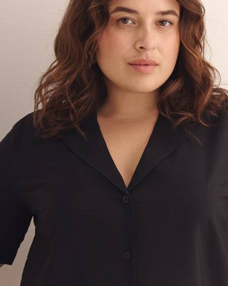 Short-Sleeve Notch Collar Buttoned-Down Shirt