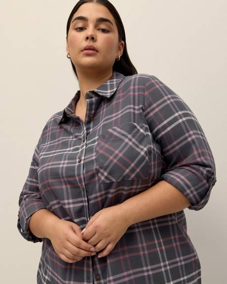 Plaid Flannel Buttoned Down Shirt with Rolled-Up Sleeves