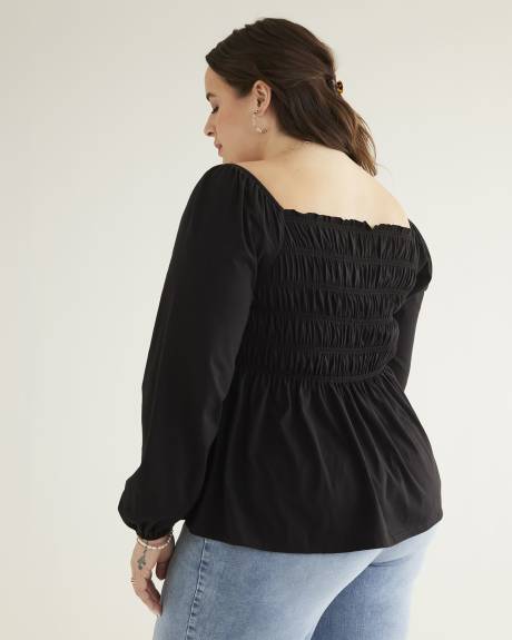 Haut fleuri à smocks avec encolure carrée