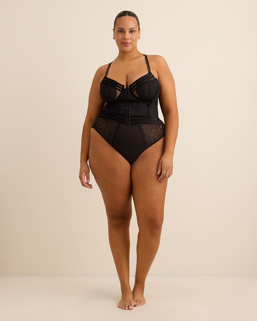 Corset sexy noir en maille et dentelle à fermture avant, avec armatures - Déesse Collection Corset sexy noir en maille et dentelle à fermture avant, avec armatures - Déesse Collection