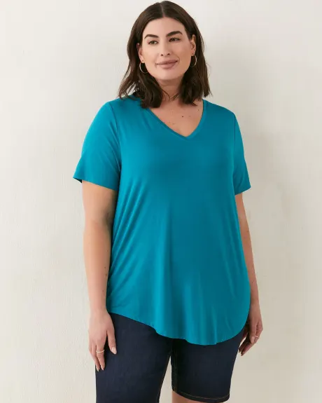 Modern Fit Short Sleeve V-Neck Tee - In Every Story