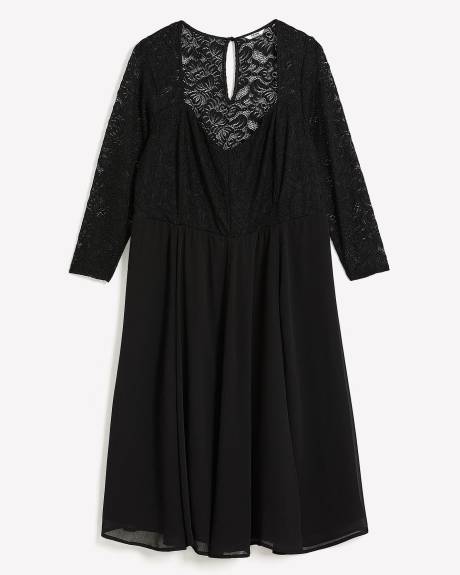 Robe noire évasée légère avec haut en dentelle