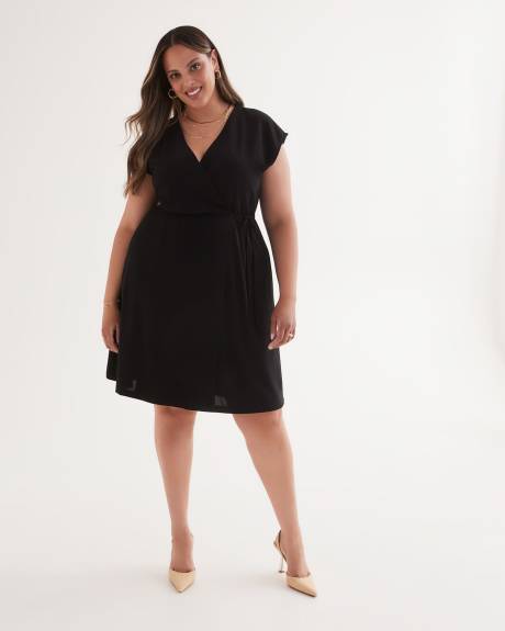 Robe portefeuille fleurie sans manches