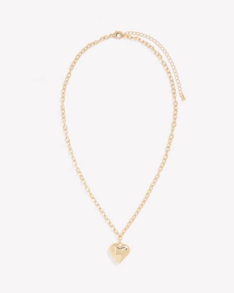 Collier court avec pendentif en forme de coeur