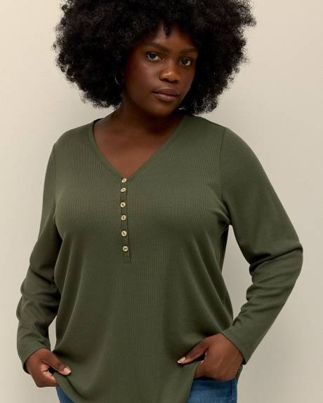 Long-Sleeve V-Neck Henley Knit Top