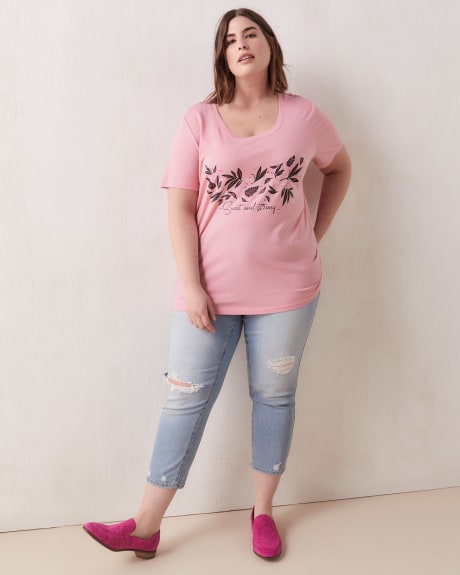 Boyfriend Fit Scoop Neck T-Shirt - In Every Story