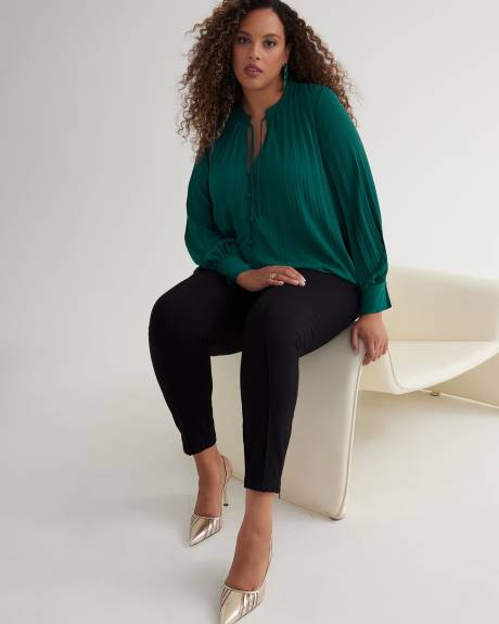 Blouse boutonnée au fini soyeux plissé, tissu responsable