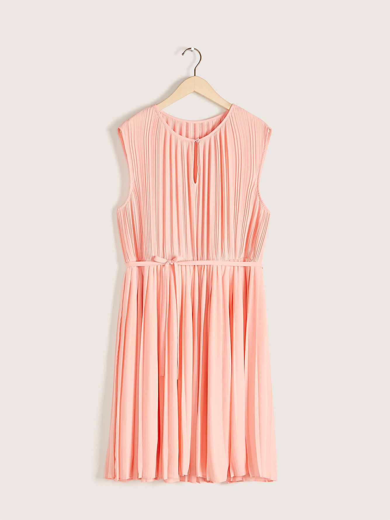 pleated sleeveless dress