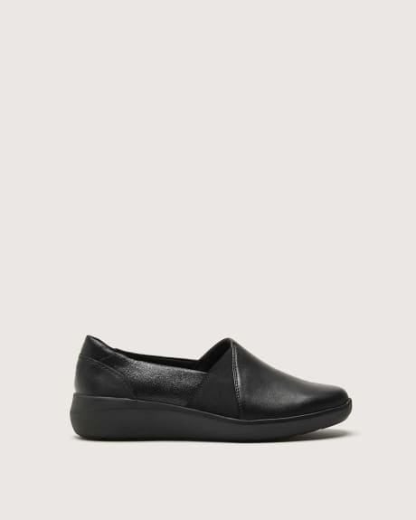 Wide Width Kaleigh Step Slip-on Shoes - Clarks
