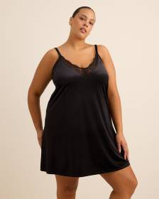 Robe de nuit en velours noir avec dentelle - Déesse Collection Robe de nuit en velours noir avec dentelle - Déesse Collection