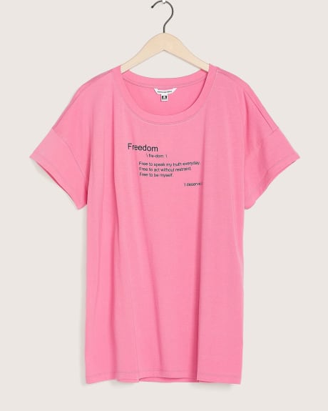 Front Print Crew-Neck Tee with High-Low Hem
