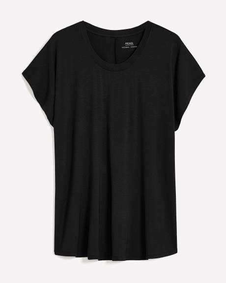 Modern-Fit Extended-Sleeve Tee - PENN. Essentials