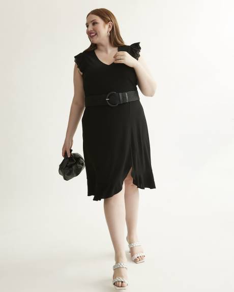 Robe noire à volants avec petites manches en crochet