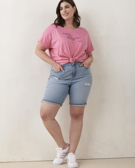 Front Print Crew-Neck Tee with High-Low Hem