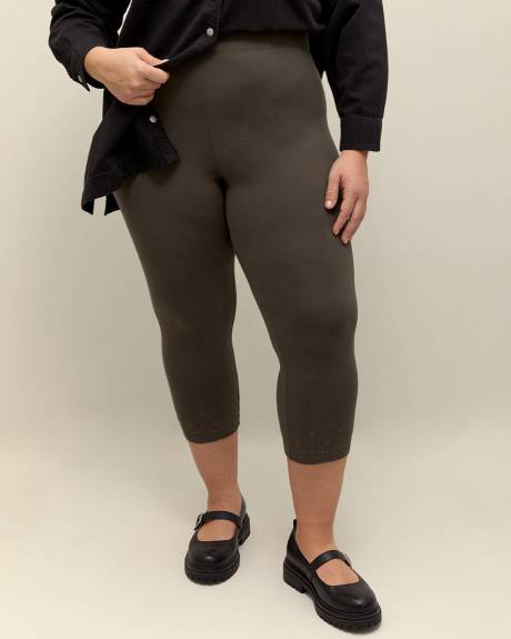 Capri Legging with Eyelet Embroidery at Hem - PENN. Essentials