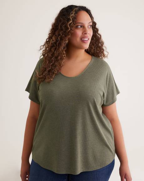 Curvy-Fit T-Shirt Extended-Sleeve - PENN. Essentials