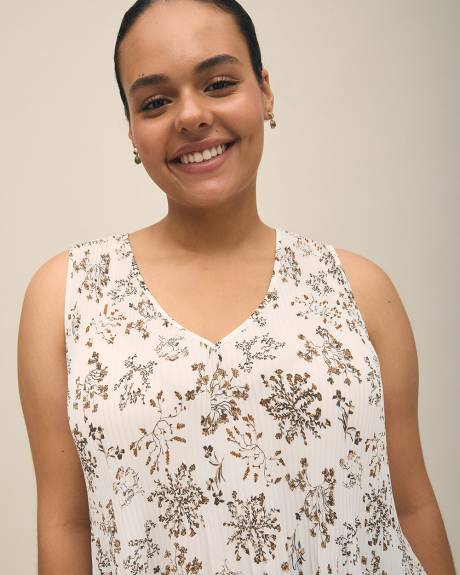 Responsible, Sleeveless A-Line Pleated Blouse