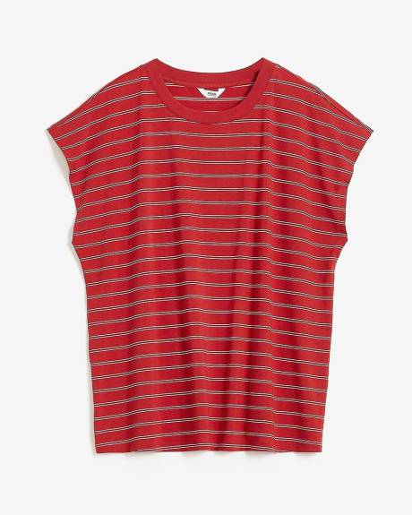 Extended-Sleeve Crew Neck Tee - PENN. Essentials