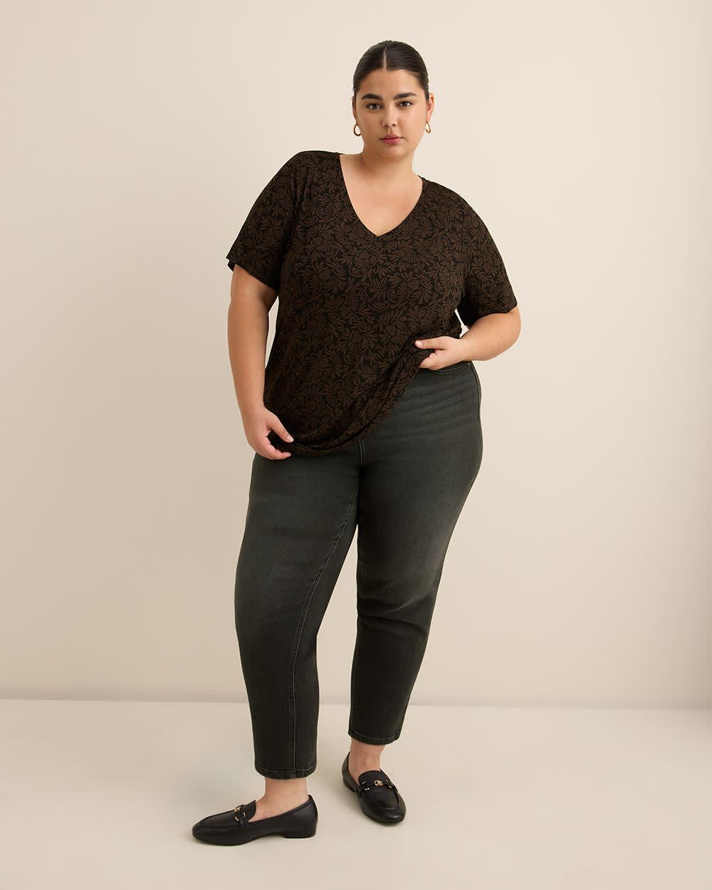 Modern-Fit Short-Sleeve V-Neck Tee Modern-Fit Short-Sleeve V-Neck Tee