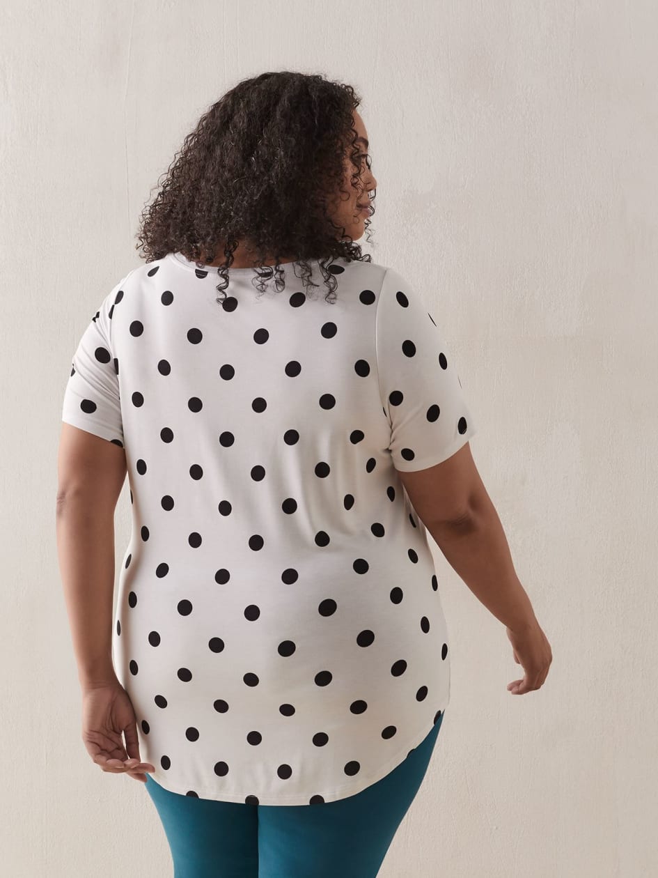 Modern-Fit Scooped Neck Printed Tee - In Every Story