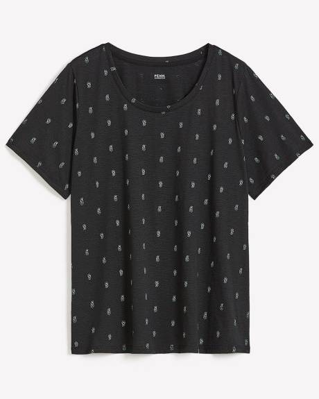 Curvy-Fit Short-Sleeve Tee - PENN. Essentials