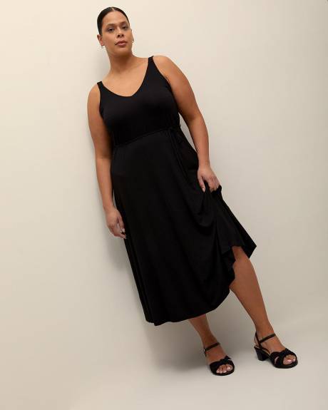Responsible, Sleeveless Flared Maxi Dress with Belt