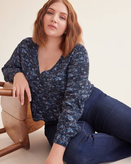 Long-Sleeve Swing Pleated Blouse