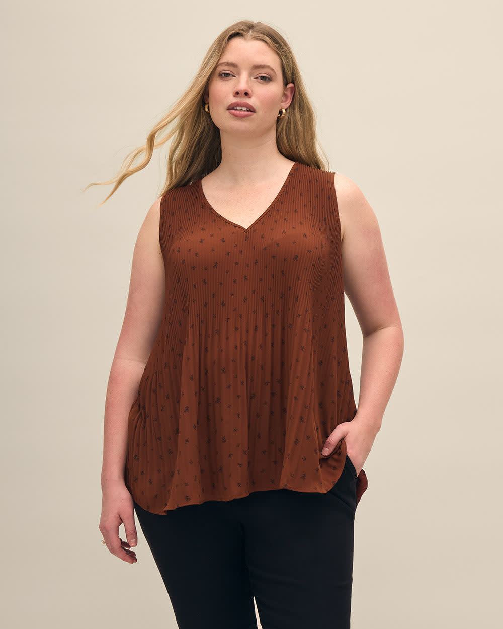 Responsible, Sleeveless A-Line Pleated Blouse